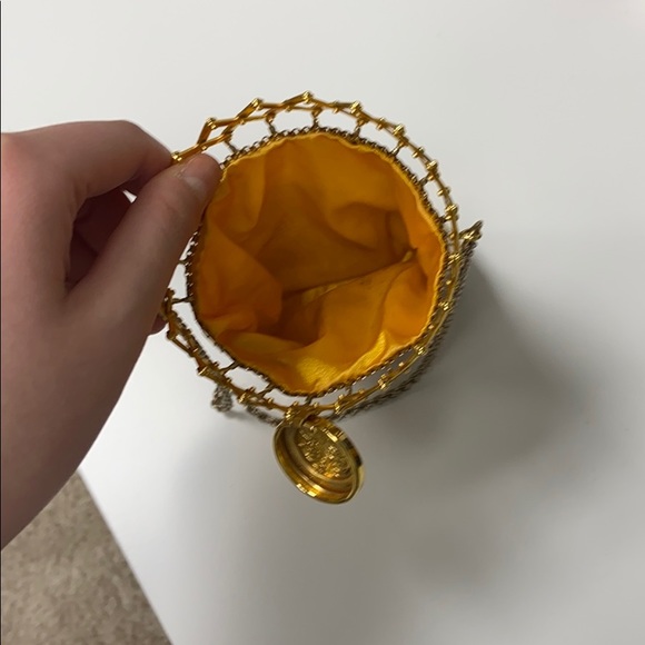 gold expandable party coin purse wristlet - Picture 6 of 7